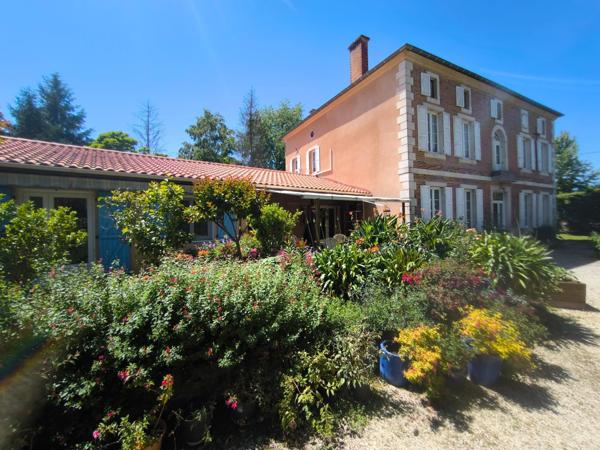 Propriété de caractère  XIXe siècle au Fort potentiel d’exploitation touristique Gersois