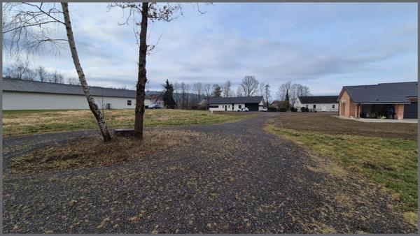 Belle parcelle divisible à batir à Raves