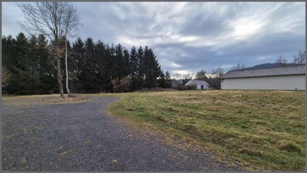 Belle parcelle divisible à batir à Raves