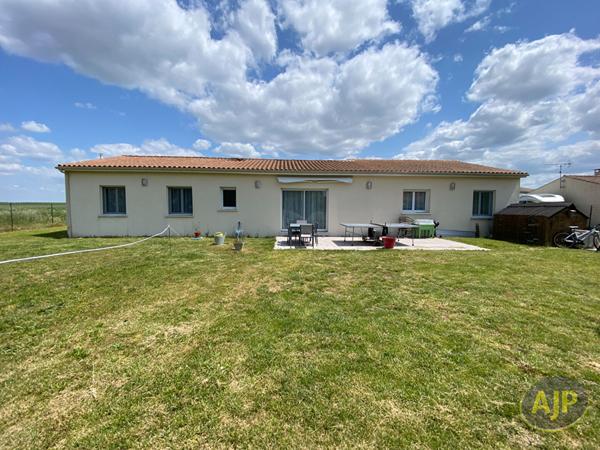 Vente maison Jarnac Champagne : 243 000 € - AJP Immobilier Pons