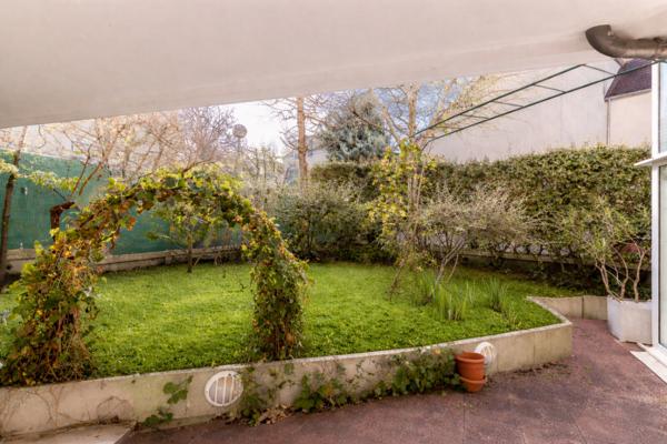 Triplex d'architecte avec jardin ,DPE D, Emplacement privilégié à deux pas du centre-ville de Verrières-le-Buisson, DPE D,  Sous-sol - Double BOX + emplacement Moto.