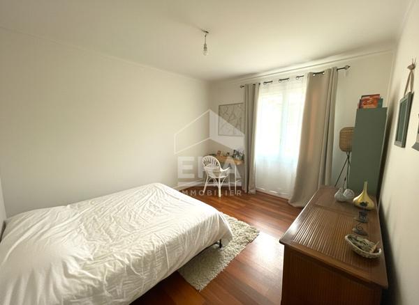 Oloron Sainte Marie - Maison de ville rénové de 73 m²  avec terrasse, jardin et garage