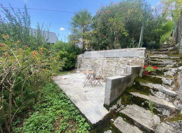 Oloron Sainte Marie - Maison de ville rénové de 73 m²  avec terrasse, jardin et garage
