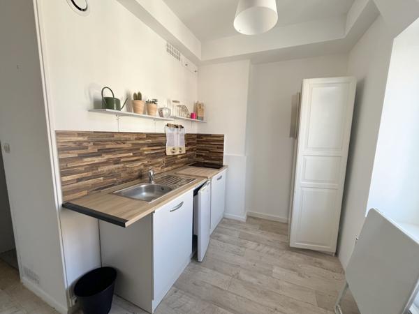 STUDIO MEUBLE - 12.97 m² - LILLE WAZEMMES