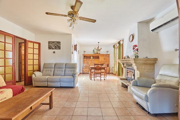 Lambesc ? Maison 3 chambres avec studio indépendant, piscine et 7 300 m² de terrain