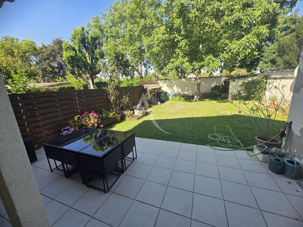 Découvrez l'Exception à Sevran : Maison 6 pièce(s) 123 m2 et 367 m² de terrain.