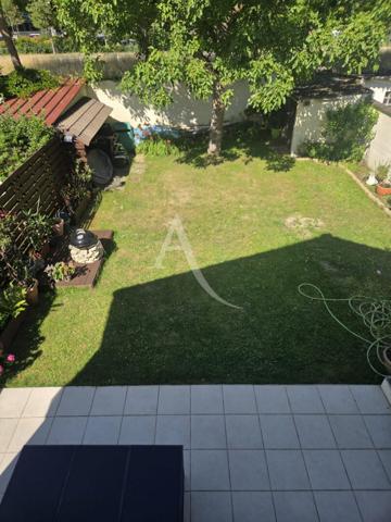 Découvrez l'Exception à Sevran : Maison 6 pièce(s) 123 m2 et 367 m² de terrain.