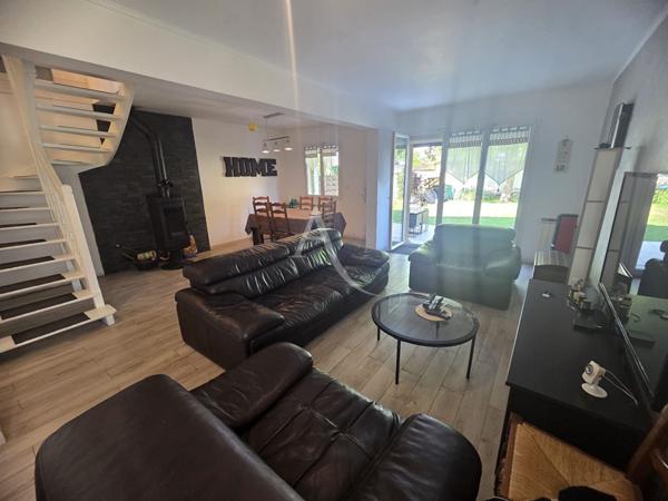 Découvrez l'Exception à Sevran : Maison 6 pièce(s) 123 m2 et 367 m² de terrain.