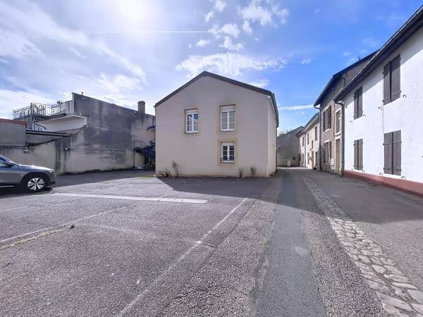 Bel et spacieux appartement de rez de jardin proche de la gare