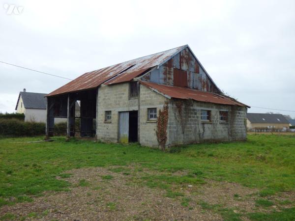 Maison d'habitation à restaurer, construite en pierre, briques, parpaings et masse sous ardoise...