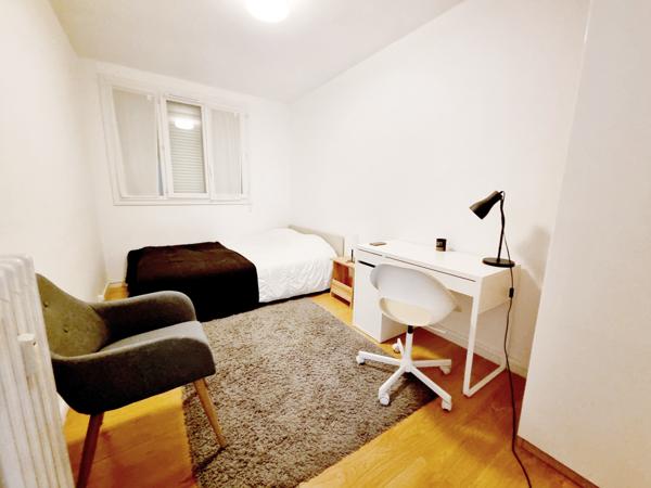 4 PIECES 70 m2 DERNIER ETAGE AVEC PLACE DE PARKING