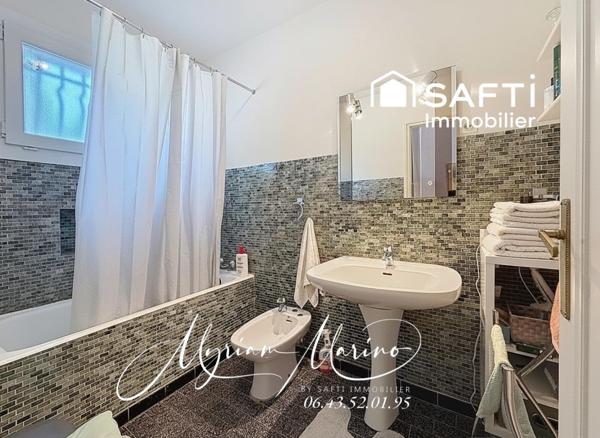 Saint-Aygulf – Villa 8 pièces de 248 m² avec vue mer, 6 chambres, double garage et terrain de 1 000 m²