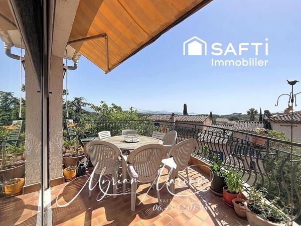 Saint-Aygulf – Villa 8 pièces de 248 m² avec vue mer, 6 chambres, double garage et terrain de 1 000 m²