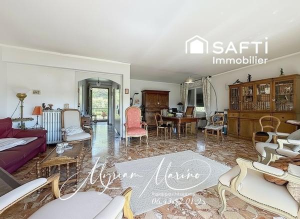Saint-Aygulf – Villa 8 pièces de 248 m² avec vue mer, 6 chambres, double garage et terrain de 1 000 m²