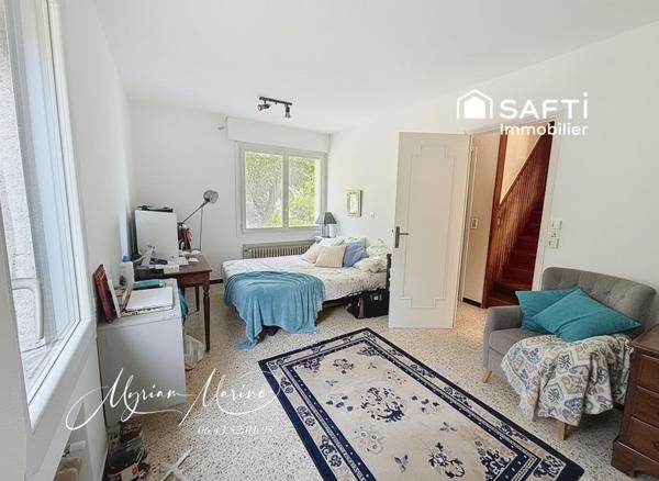 Saint-Aygulf – Villa 8 pièces de 248 m² avec vue mer, 6 chambres, double garage et terrain de 1 000 m²
