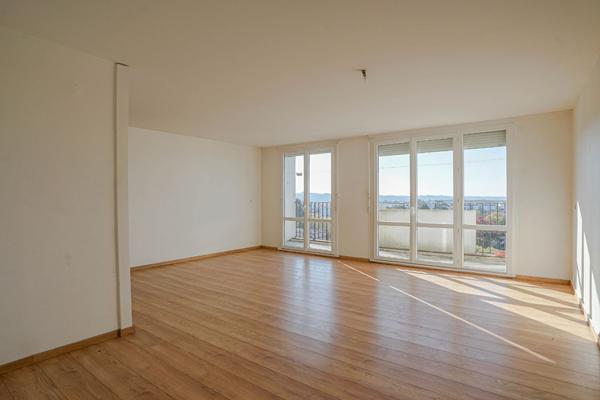 Appartement T5 avec balcon - Pau université