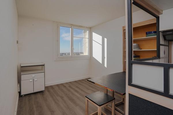 Appartement T5 avec balcon - Pau université