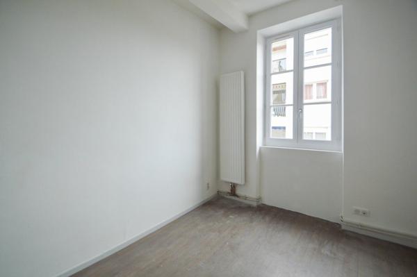Appartement à louer    1 pièce •  Pau
