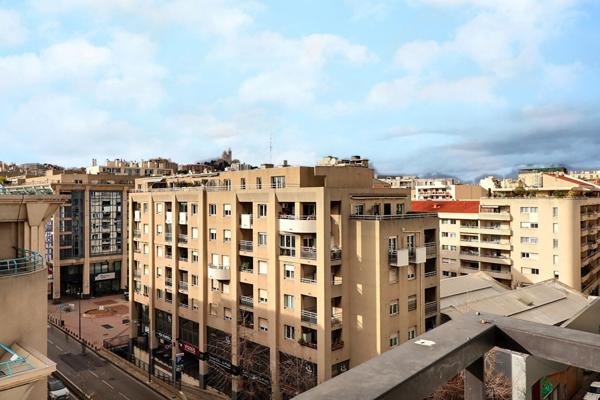 LE ROUET-13008-APPARTEMENT MARSEILLE 3 PIECES-TERRASSE-BOX