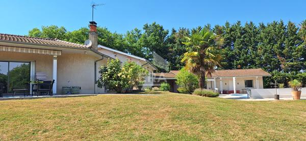 Maison d'Architecte d'Exception à Saint Denis Les Bourg - 10 pièces, 229 m² sur 1,1 hectare