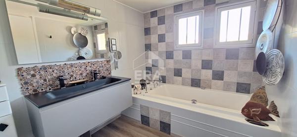 Maison d'Architecte d'Exception à Saint Denis Les Bourg - 10 pièces, 229 m² sur 1,1 hectare