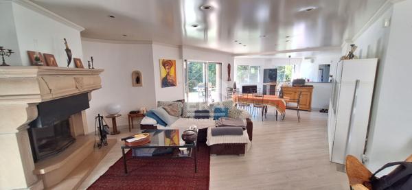 Maison d'Architecte d'Exception à Saint Denis Les Bourg - 10 pièces, 229 m² sur 1,1 hectare