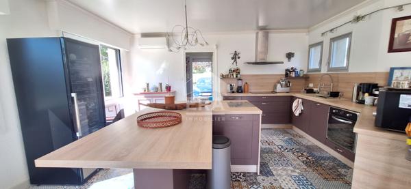 Maison d'Architecte d'Exception à Saint Denis Les Bourg - 10 pièces, 229 m² sur 1,1 hectare