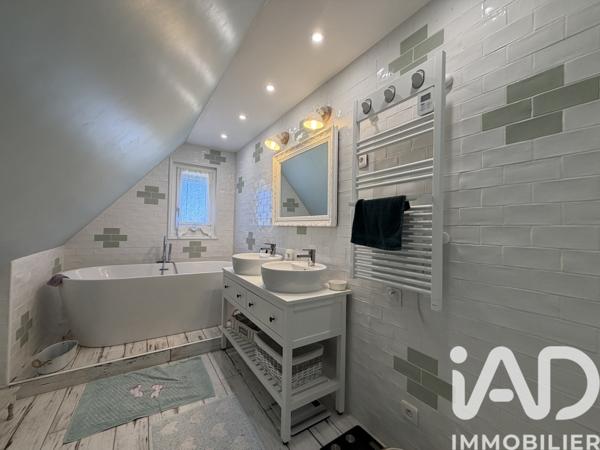 Maison à vendre 7 pièces 165 m² Équemauville