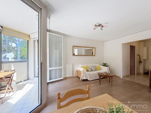 "ULYSSE" - VENTE, FRANCHEVILLE LE BAS, APPARTEMENT T2, CENTRE VILLAGE