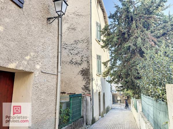 RIANS MAISON T4 AVEC COUR ET CAVE INVESTISSEUR