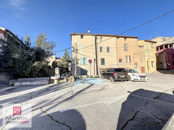 RIANS MAISON T4 AVEC COUR ET CAVE INVESTISSEUR