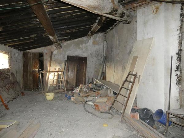 RIANS MAISON T4 AVEC COUR ET CAVE INVESTISSEUR