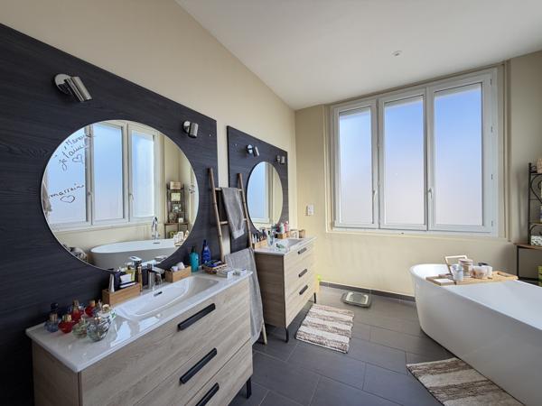 Maison 6 pièce(s) 5 chambre(s) 232 m²