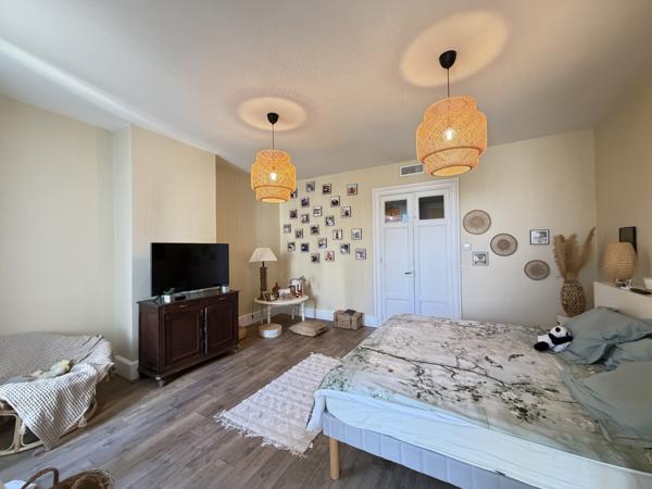Maison 6 pièce(s) 5 chambre(s) 232 m²