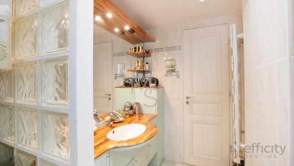 Appartement
         2 pièces
        - 61 m² Exclusivité 449 000 € *