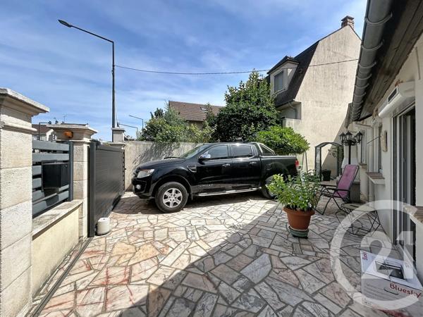 Maison à vendre  5 pièces - 103 m 2   VILLEJUIF  - 94
