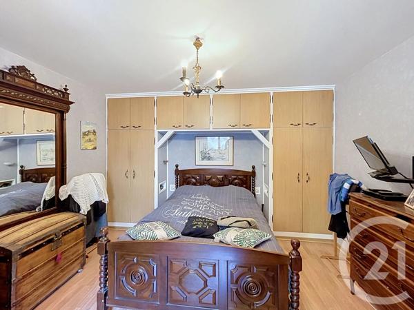 Maison à vendre  5 pièces - 103 m 2   VILLEJUIF  - 94