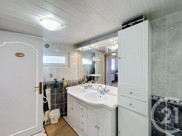 Maison à vendre  5 pièces - 103 m 2   VILLEJUIF  - 94