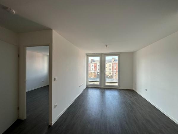 L'ADRESSE VOUS PROPOSE UN APPARTEMENT DE TYPE 3 PIÈCES DANS LA RÉSIDENCE DU MARIN ENTIÈREMENT RESTAURÉE SITUÉE SUR LE SECTEUR SAINT NICOLAS.