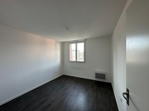 L'ADRESSE VOUS PROPOSE UN APPARTEMENT DE TYPE 3 PIÈCES DANS LA RÉSIDENCE DU MARIN ENTIÈREMENT RESTAURÉE SITUÉE SUR LE SECTEUR SAINT NICOLAS.