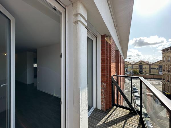 L'ADRESSE VOUS PROPOSE UN APPARTEMENT DE TYPE 3 PIÈCES DANS LA RÉSIDENCE DU MARIN ENTIÈREMENT RESTAURÉE SITUÉE SUR LE SECTEUR SAINT NICOLAS.