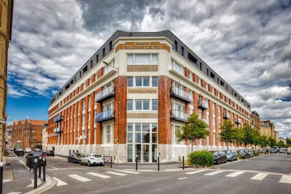 L'ADRESSE VOUS PROPOSE UN APPARTEMENT DE TYPE 3 PIÈCES DANS LA RÉSIDENCE DU MARIN ENTIÈREMENT RESTAURÉE SITUÉE SUR LE SECTEUR SAINT NICOLAS.