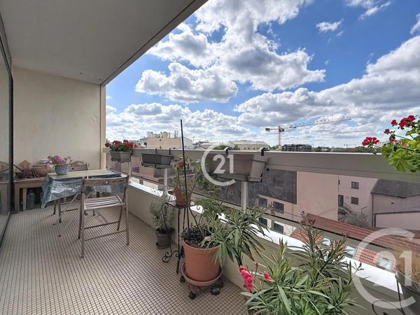 Appartement F3 à vendre  3 pièces - 57,96 m 2   MONTREUIL  - 93