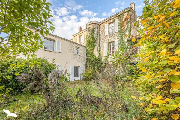 Maison à vendre |  Niort |  12 pièces | 383 m²