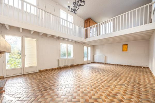 Maison à vendre |  Niort |  12 pièces | 383 m²
