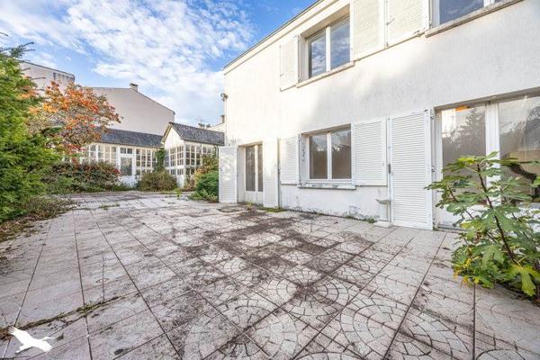 Maison à vendre |  Niort |  12 pièces | 383 m²