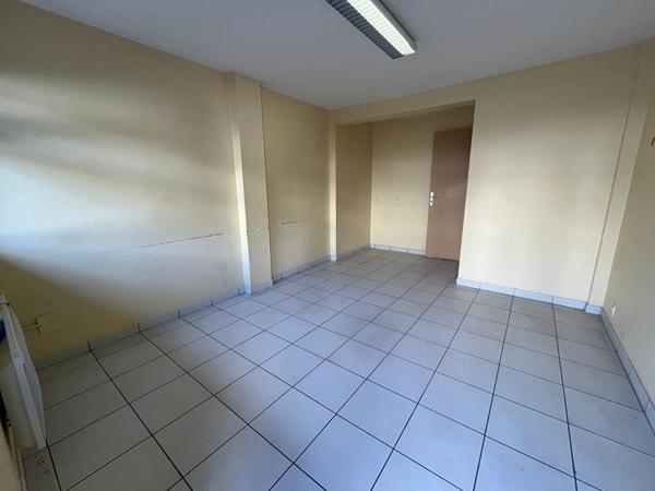 Local Professionnel, Bureau....67.09m2 FRONTIGNAN LA PEYRADE 34110