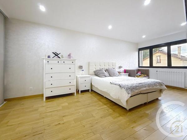 Maison à vendre  7 pièces - 194,60 m 2   LIVRY GARGAN  - 93