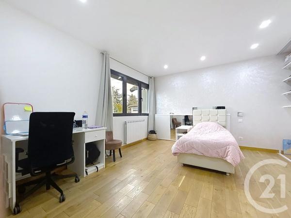 Maison à vendre  7 pièces - 194,60 m 2   LIVRY GARGAN  - 93