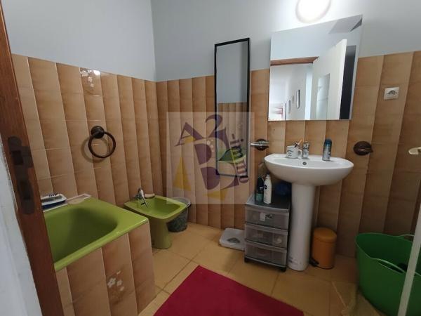 Location studio Angouleme (16000), 53.22m² avec 2 pièce(s) dont 1 chambre(s). Agence Allard Brimeaud